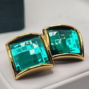 ✨2/$10✨ Emerald Green Square Clip on Earrings 1''